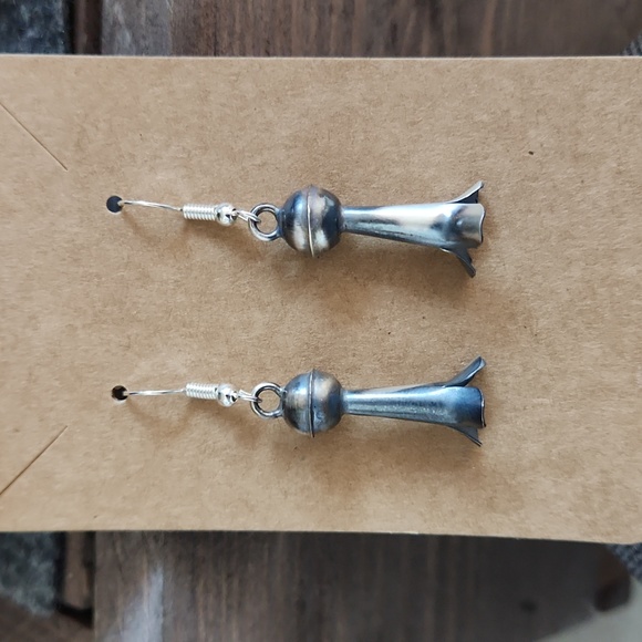 NWOT Native American Navajo Sterling Squash Blossom Dangle Earrings ๐โค๏ธ - Picture 9 of 9